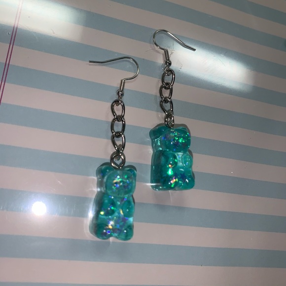 cute gummy bear earrings🧸🌸 - Picture 2 of 3